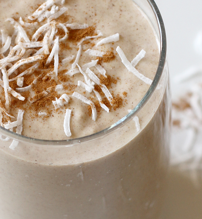 Almond Date Smoothie With Maca
