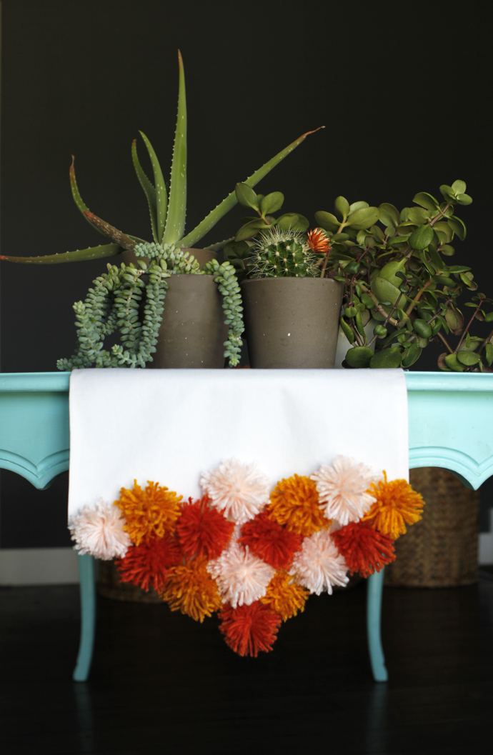 DIY Pom Pom Table Runner