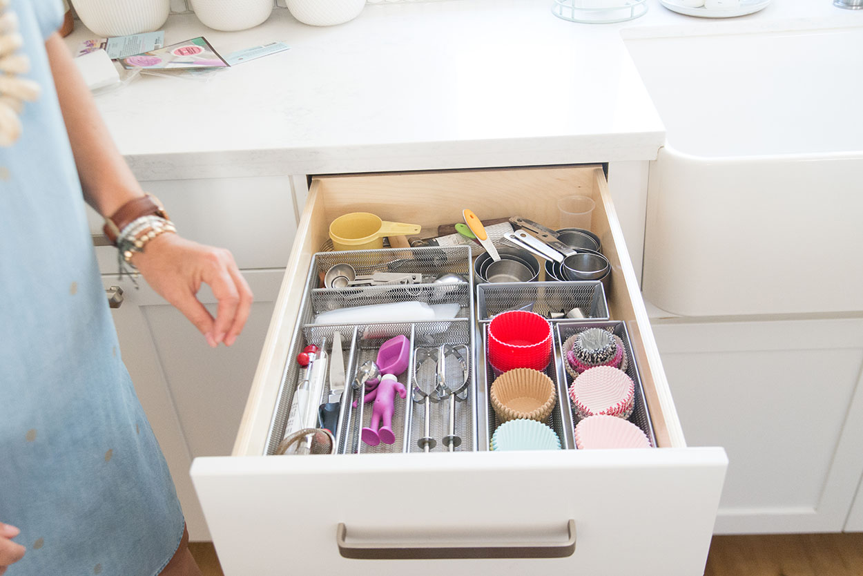 simple change number 10, organized kitchen drawer