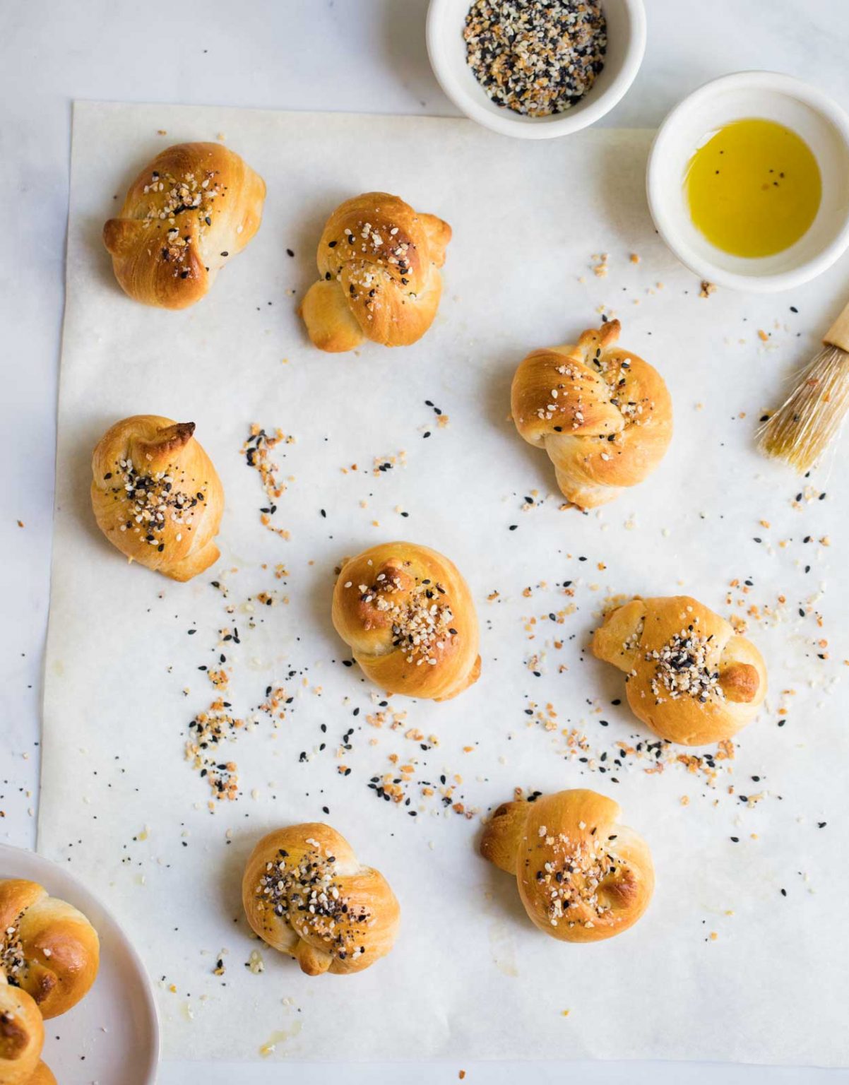 Easy Bread Knots With Everything But the Bagel Seasoning Howe We Live