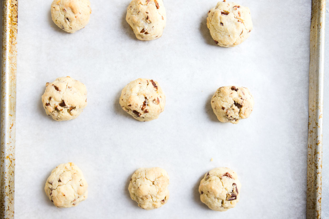 pecan snowball Christmas cookies