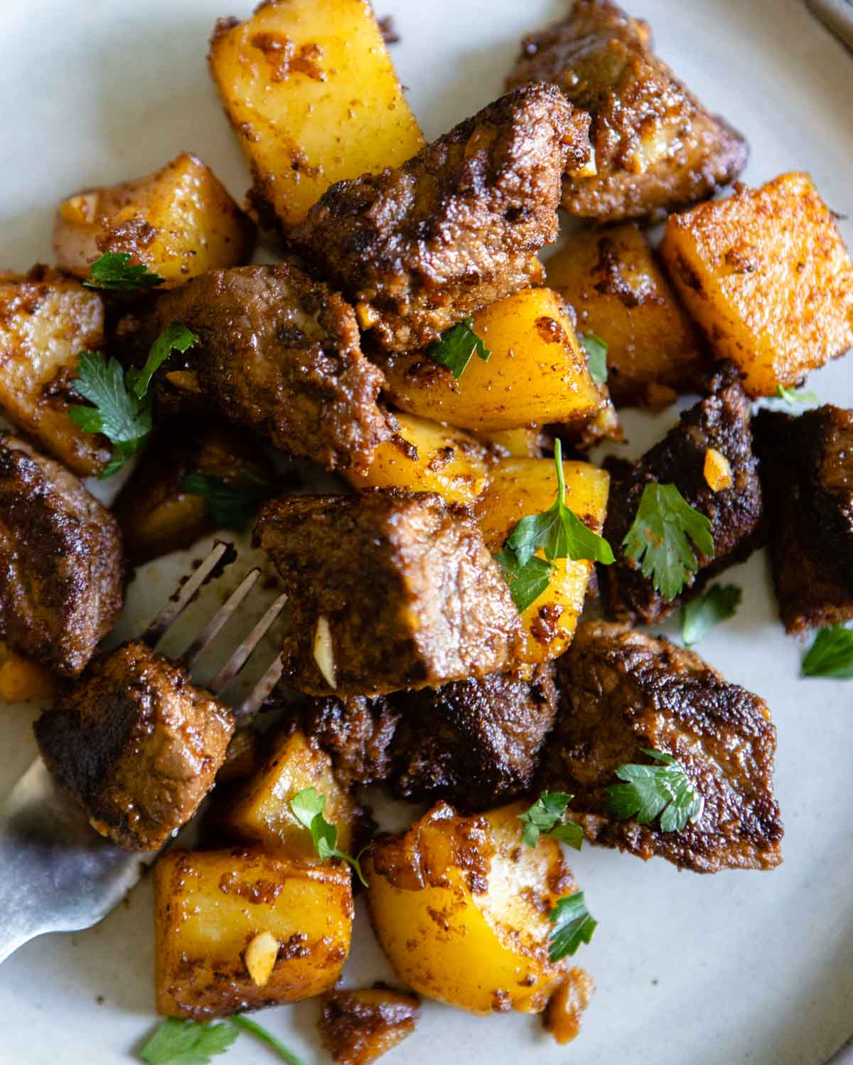 sirloin tip steak bites with garlicky butter potatoes 