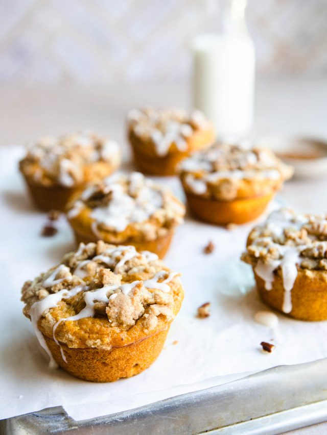 Pumpkin Banana Muffins with Streusel Topping