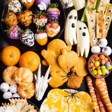 cropped-halloween-snack-tray-featured-image.jpg
