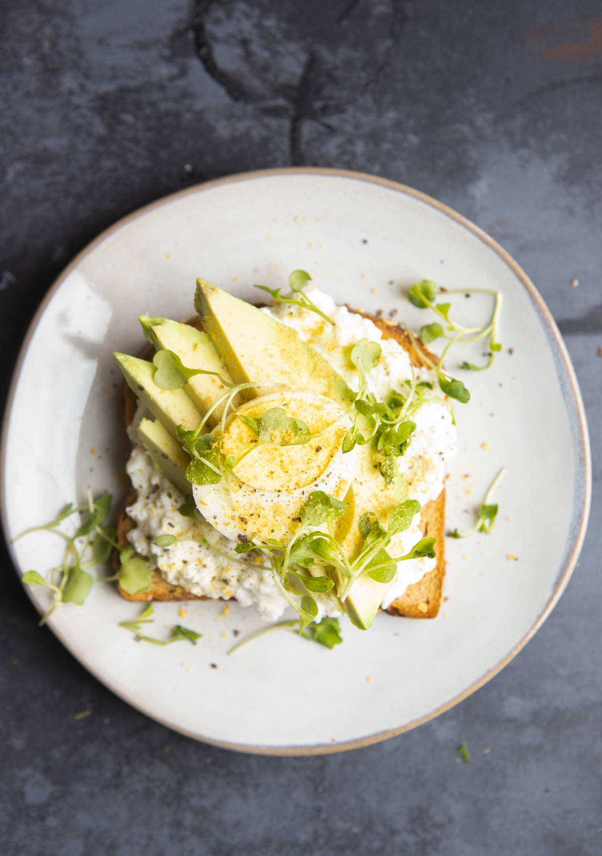 6 Sweet and Savory Cottage Cheese Toast Ideas