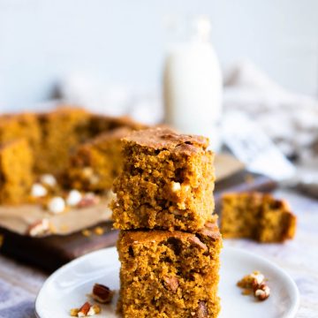 2 pumpkin bars stacked on top of each other